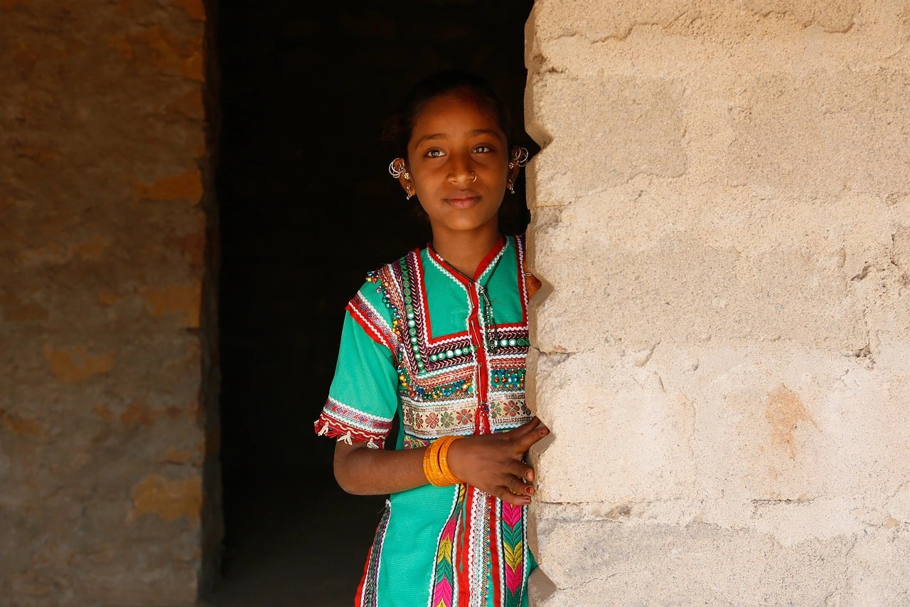 Jeune fille tribale du Kutch — agence réceptive au Gujarat